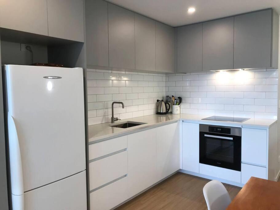 Modern Mangere Town House Villa Auckland Bagian luar foto