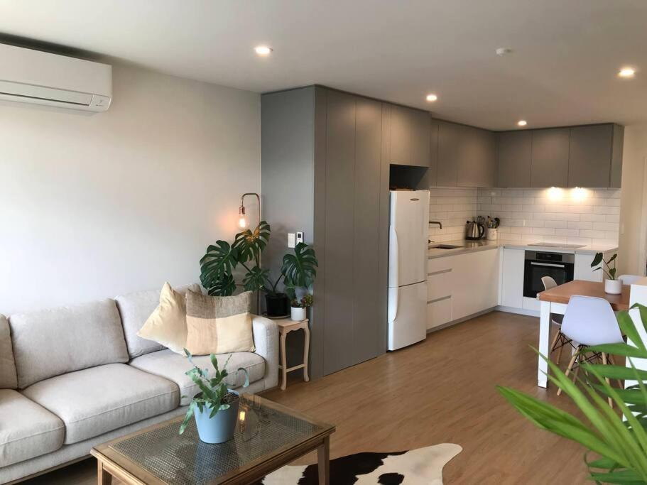 Modern Mangere Town House Villa Auckland Bagian luar foto